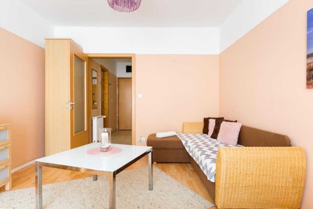 Acacia City Center Apartment Budapeste Exterior foto